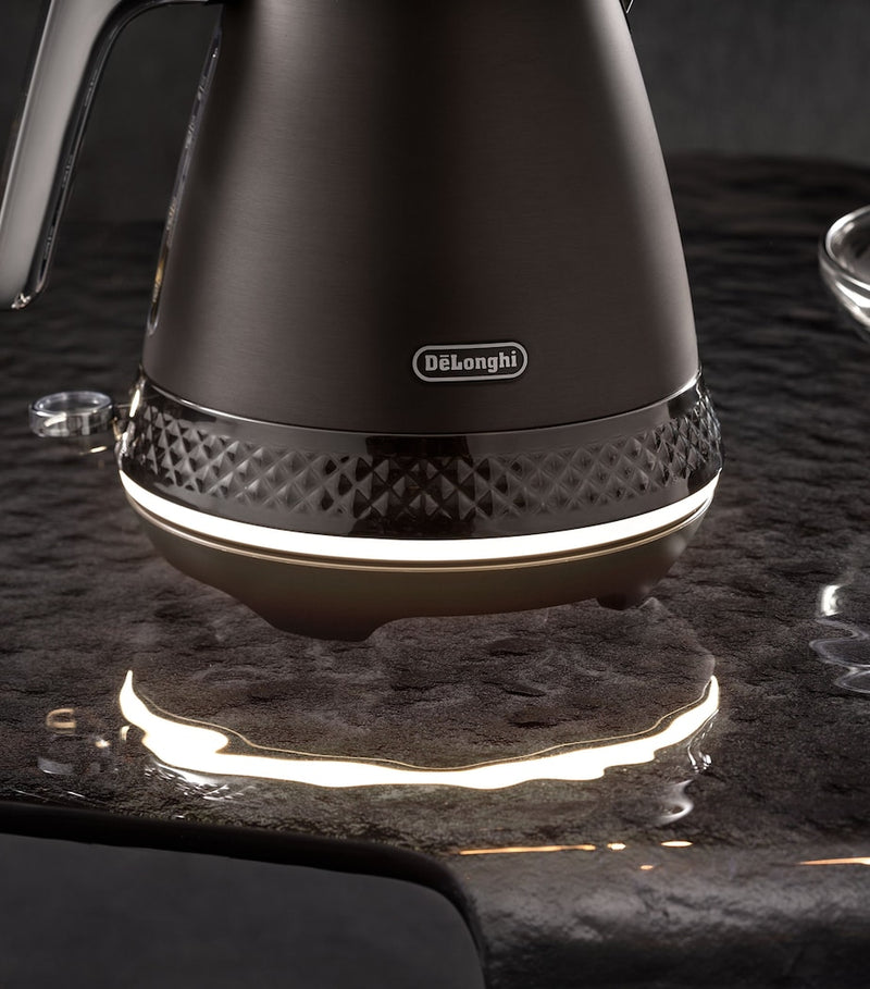 De'Longhi stainless steel Diadema electric kettle - British product