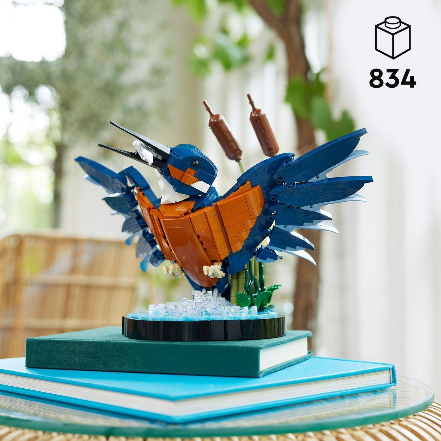 LEGO Icons Kingfisher Bird building set 834 pieces (British brand)