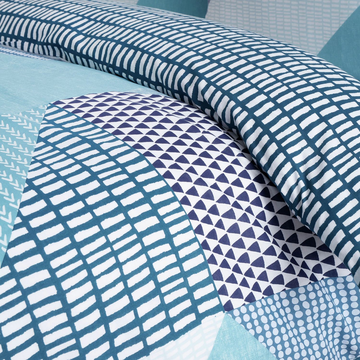 Catherine Lansfield Geometric Shapes Teal Bedding Set-Double