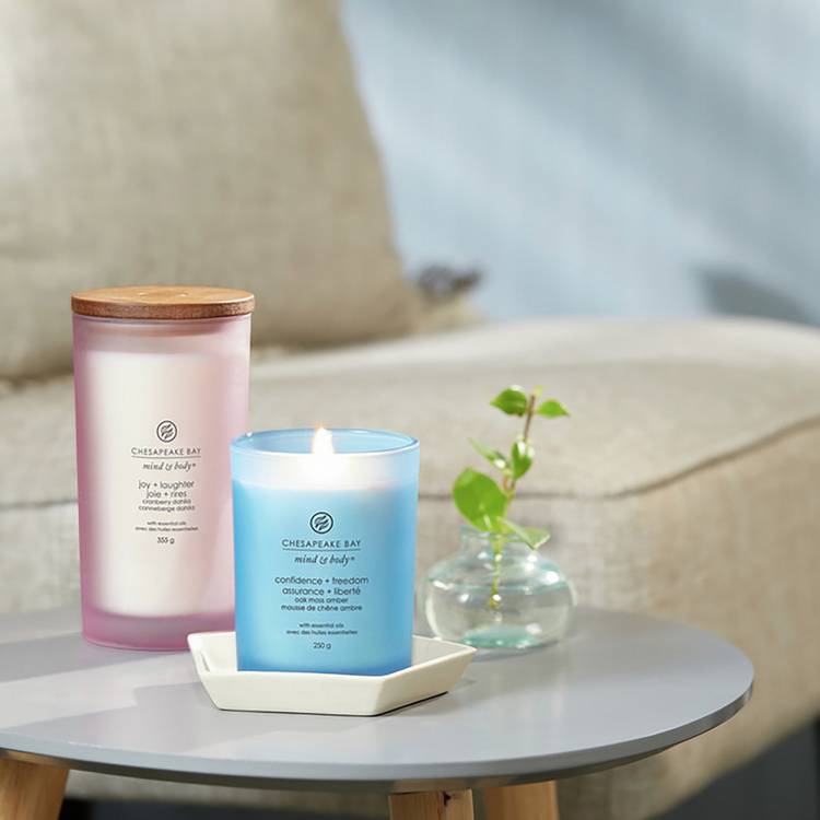Chesapeake Bay large candle Cranberry Dahlia - British product
