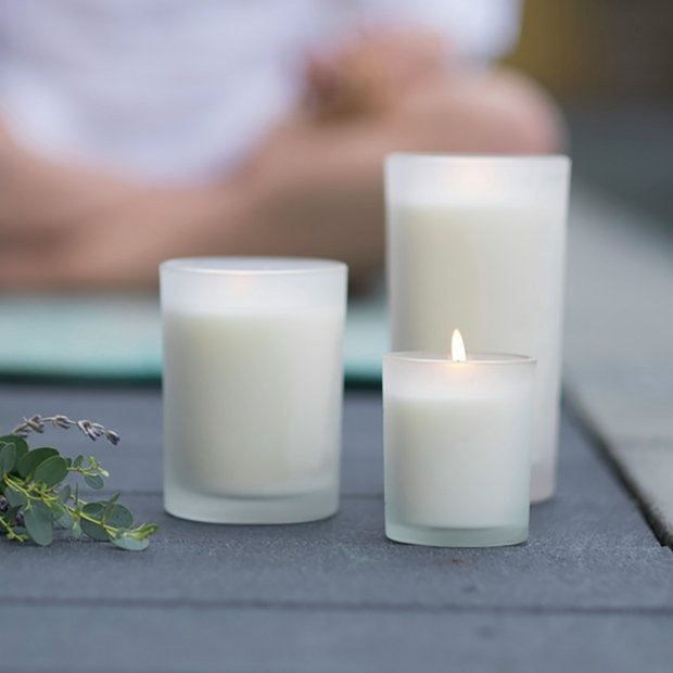 Chesapeake Bay Cashmere Jasmine candle, soy wax blend - British product