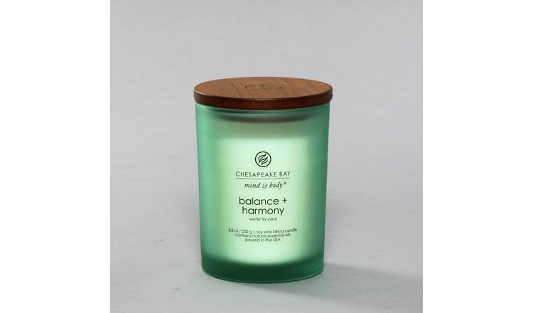 Chesapeake Bay Waterlily Pear medium candle, UK version