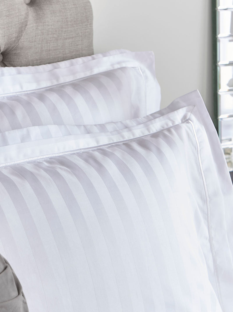 Laura Ashley White 100% Cotton Sateen 400 Thread Count Shalford Duvet Cover And Pillowcase Set