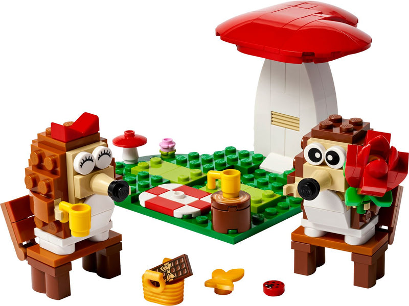 LEGO hedgehog picnic date building set 166 pieces , UK version