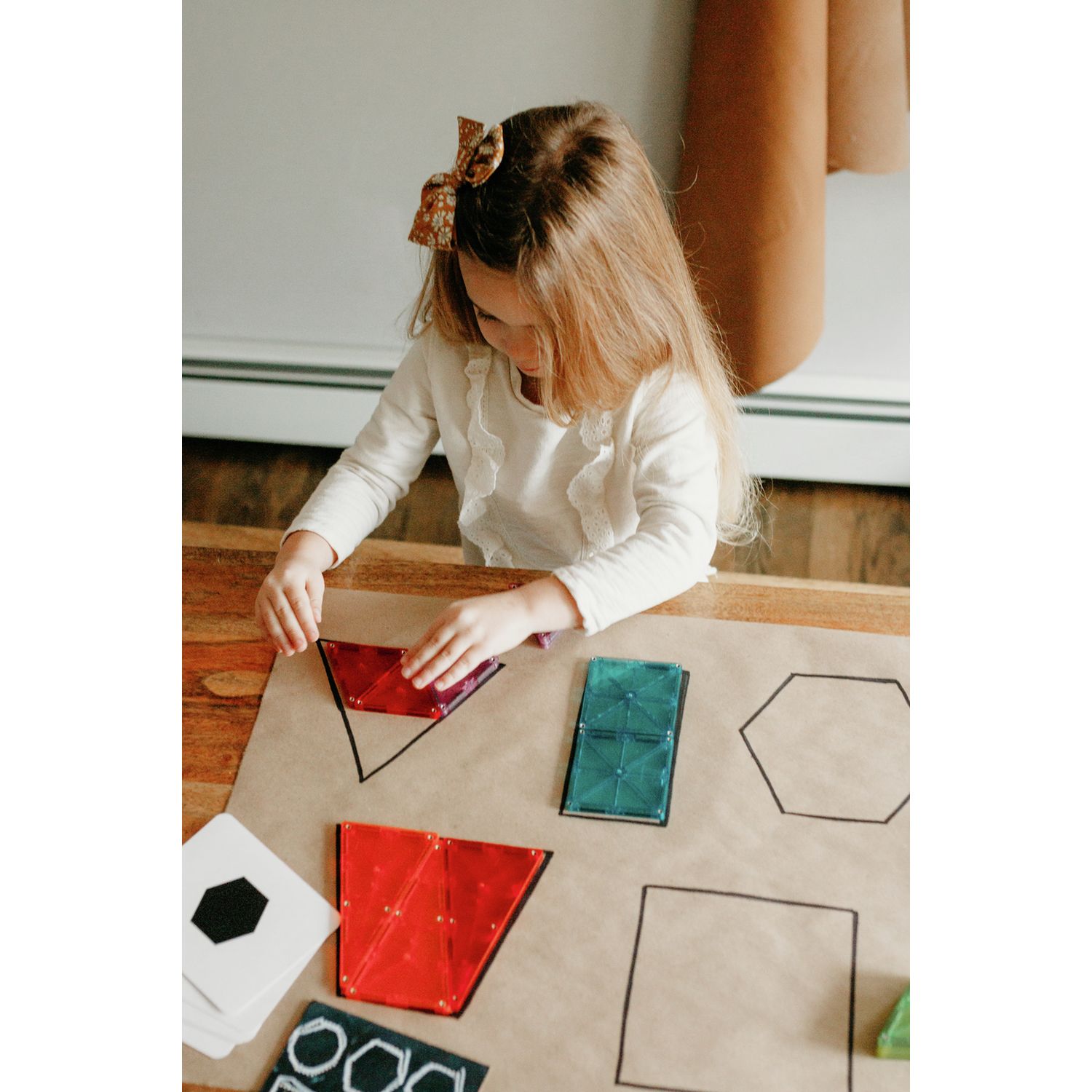 MAGNA-TILES Clear Colours 32 piece magnetic tile set - British product