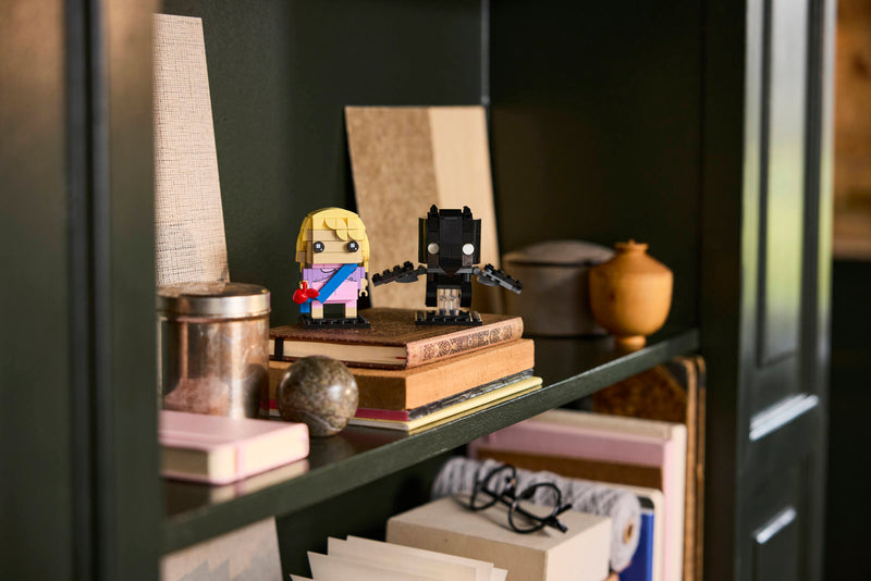 LEGO Luna Lovegood Thestral figures brick set, imported from the UK