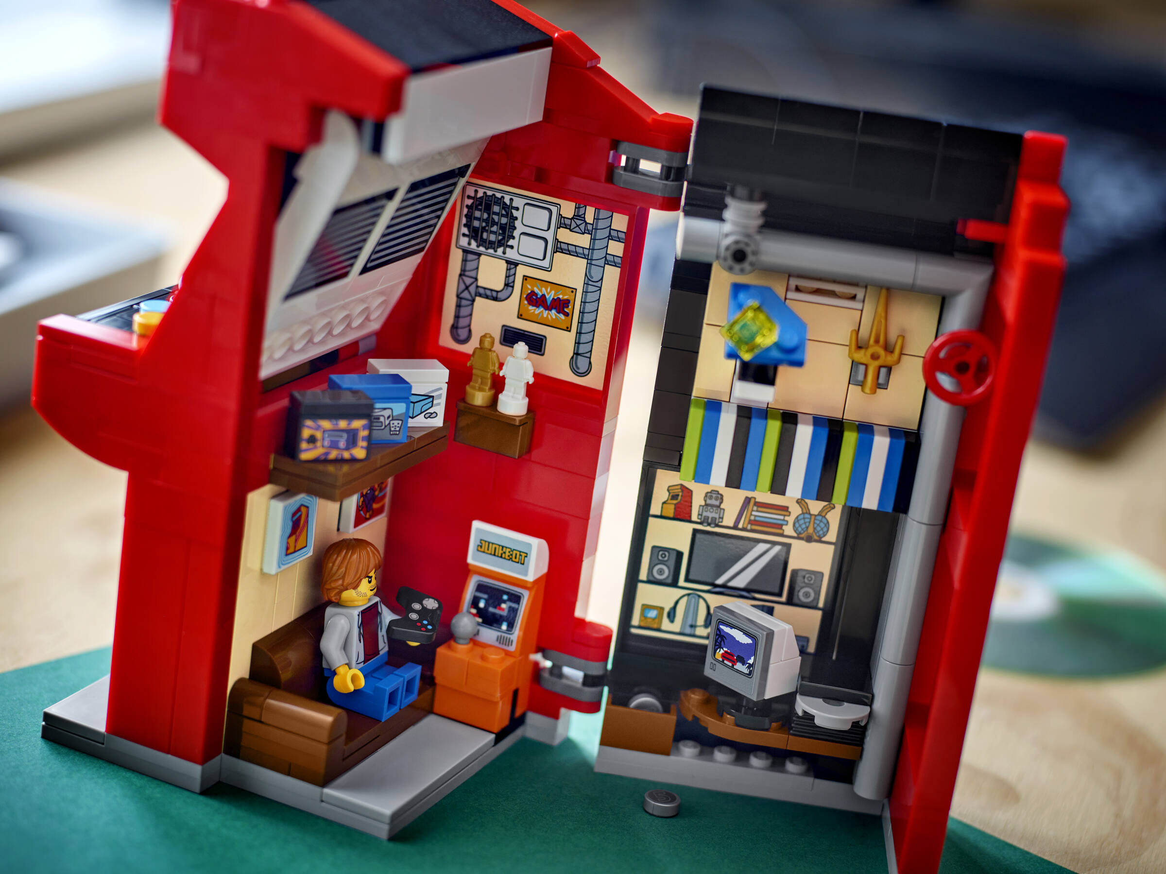 LEGO Arcade Machine 468 piece model - British product