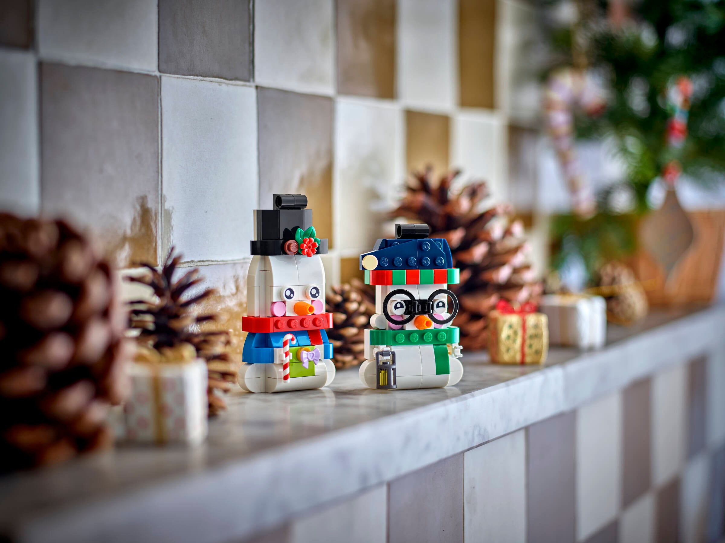 LEGO Snowman Ornaments building set 168 pieces, imported from the UK