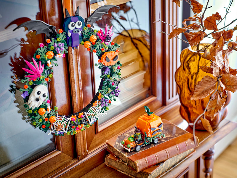 LEGO Halloween Wreath Building Set 617 Pieces, UK version