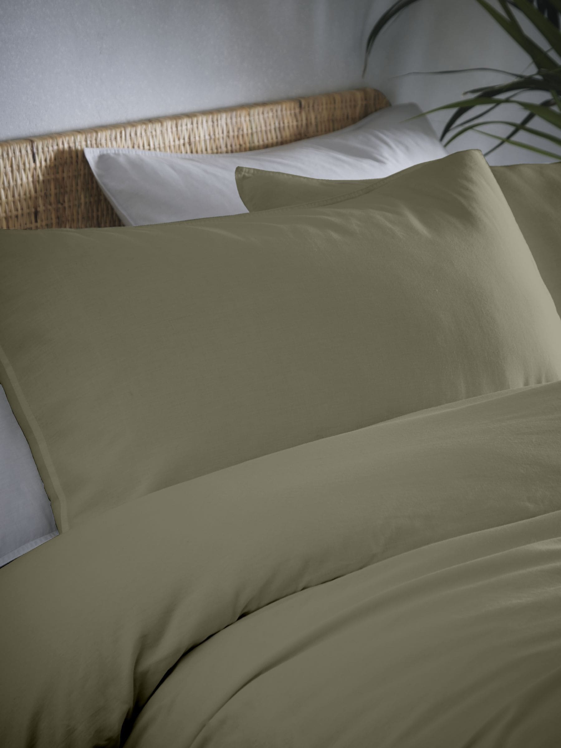 Appletree Green Cassia duvet cover and pillowcase set - British product