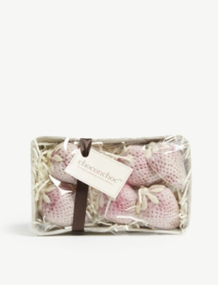 White chocolate strawberry punnet 6 pieces - British product