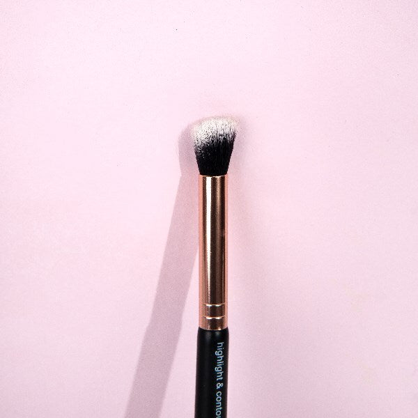 Brushworks Highlight & Contour Brush GOODS Superdrug   