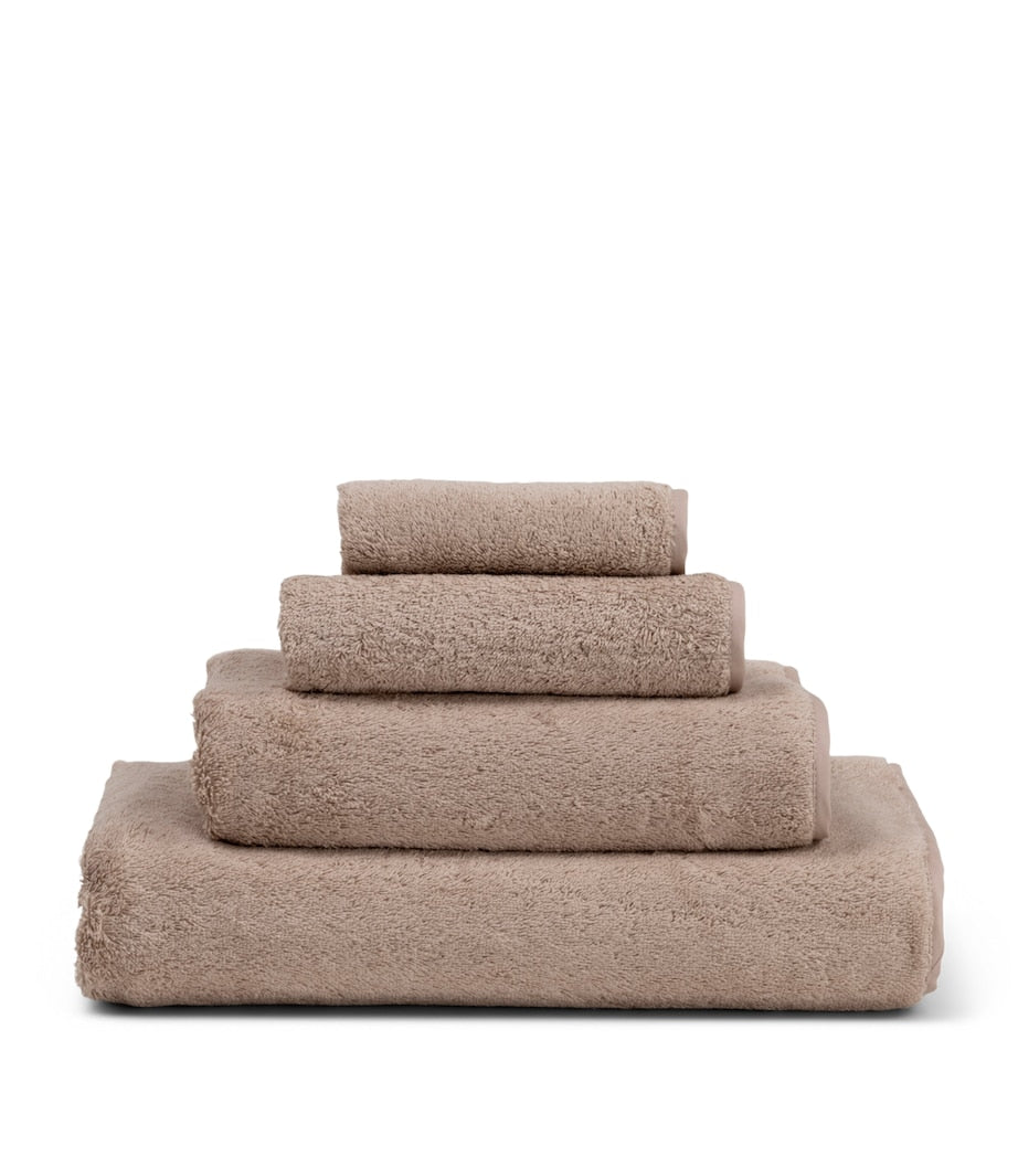 Frette Unito wash cloth 30cm x 30cm, imported from the UK