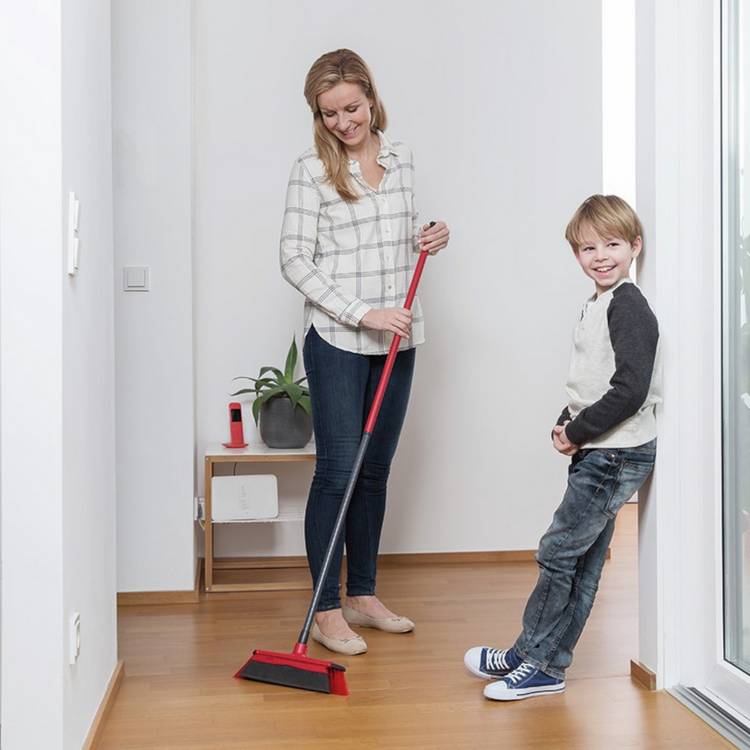 Vileda DuActiva broom and dustpan set, imported from the UK