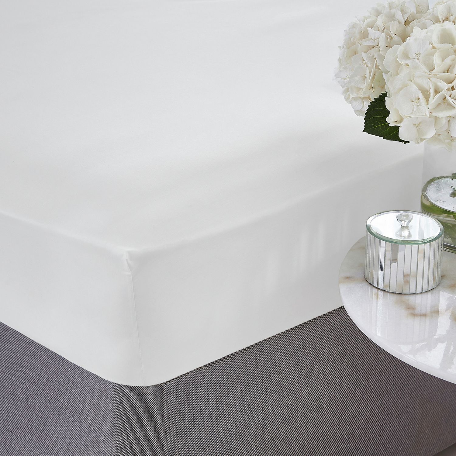 Silentnight Supersoft Plain White Fitted Sheet - Double
