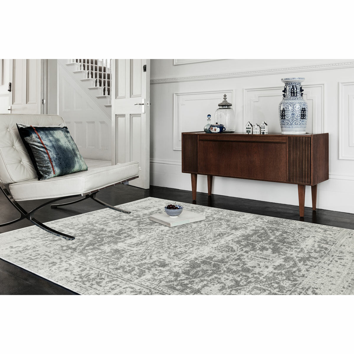 Asiatic Antique Grey rug 200x290 cm - British product