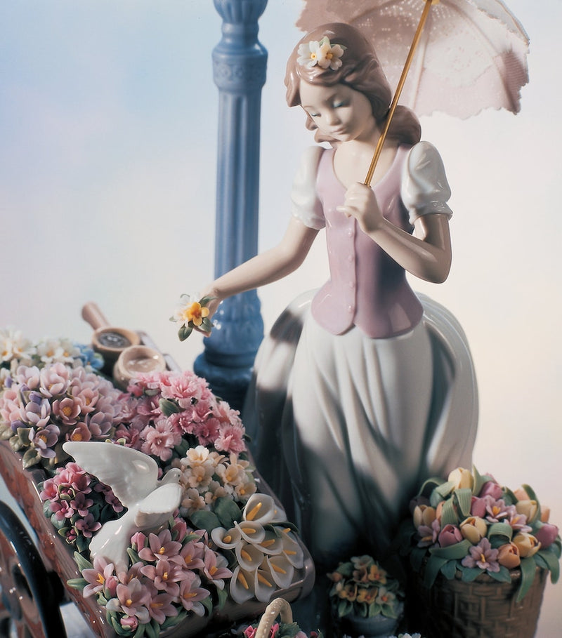 Lladró Flowers for Everyone porcelain figurine 38cm (British brand)