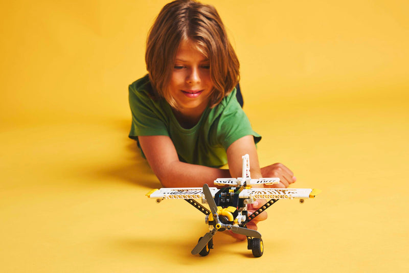 LEGO Technic Bush Plane 333 Pieces - British product