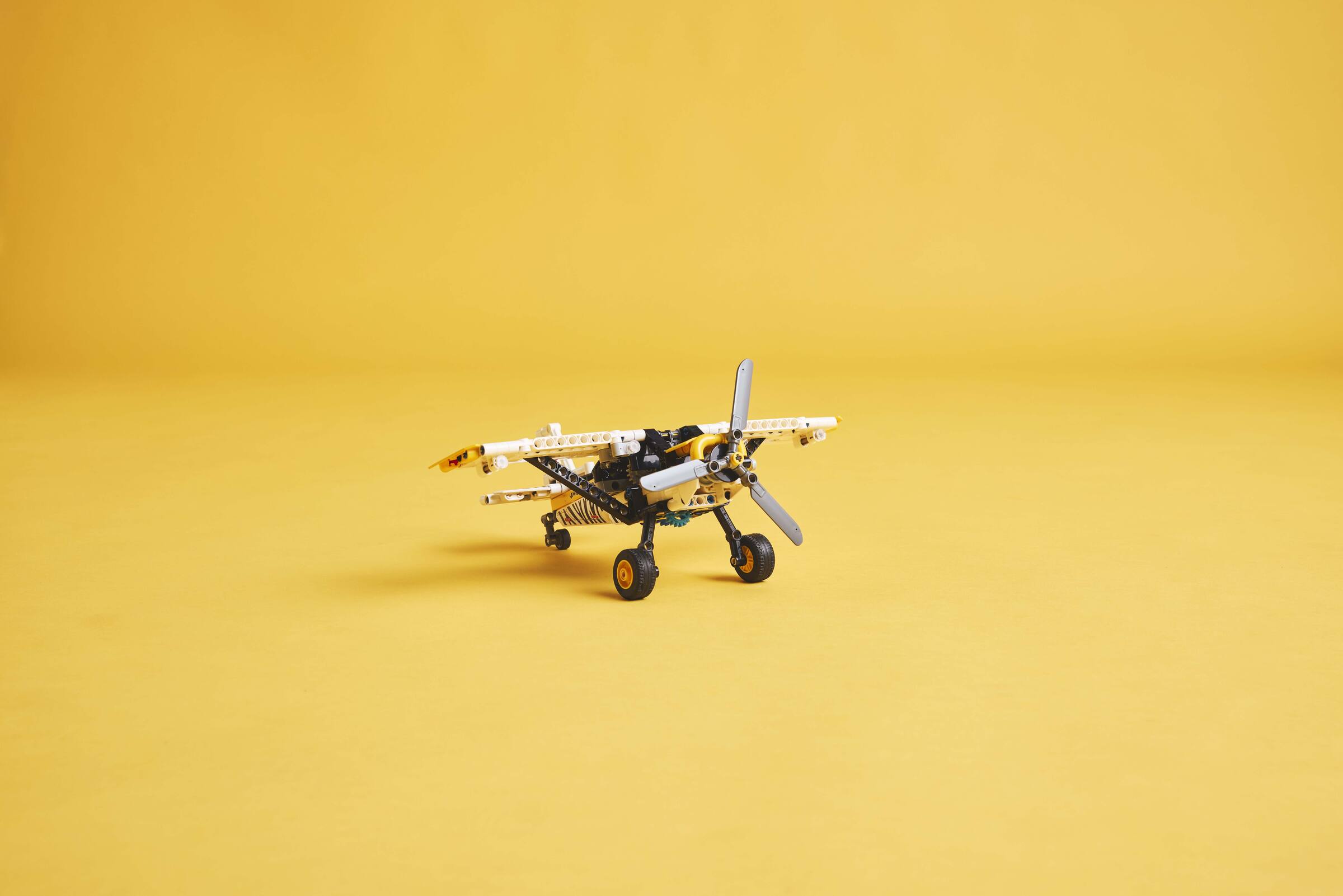 LEGO Technic Bush Plane 333 Pieces - British product