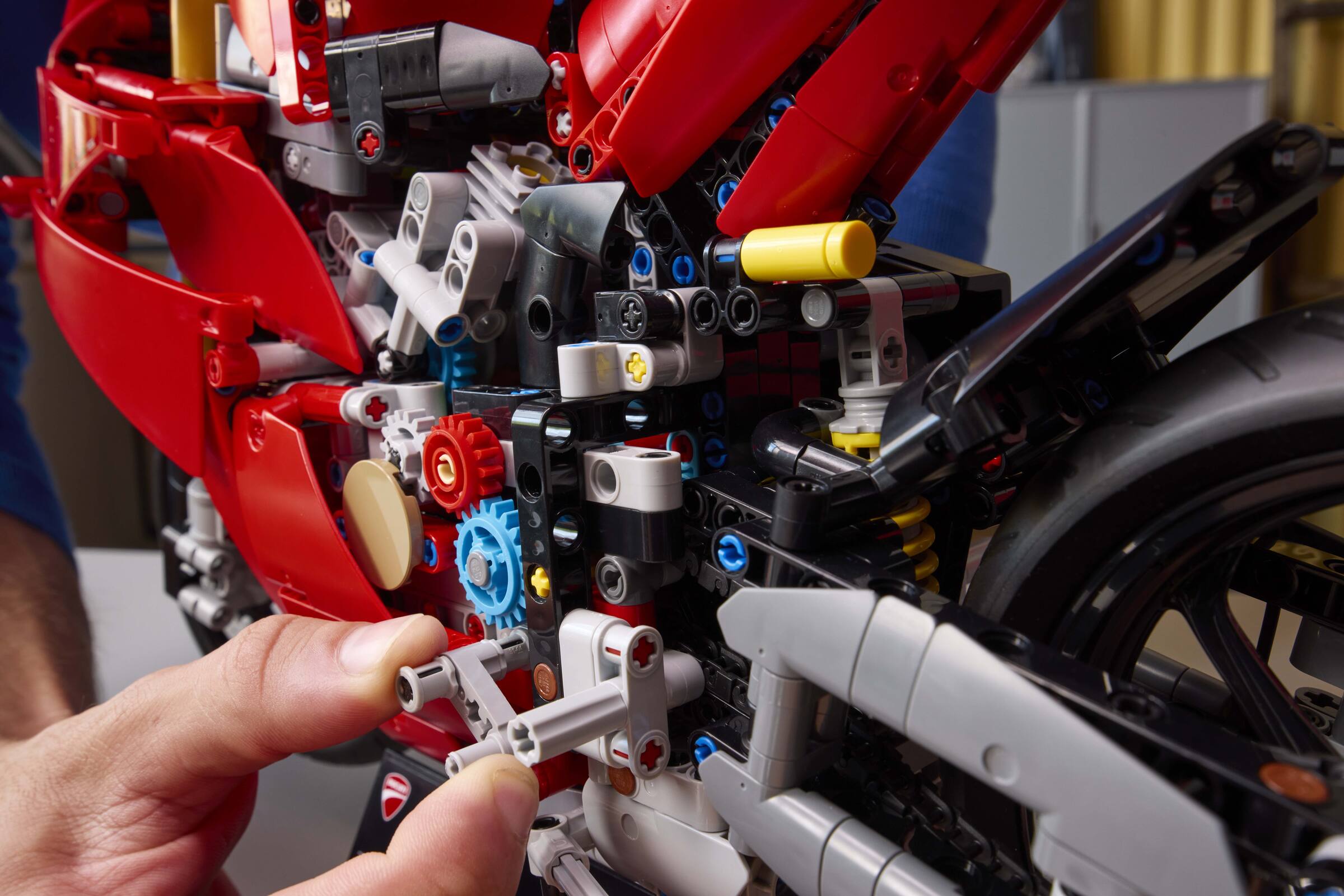 LEGO Technic Ducati Panigale V4 S Motorcycle 1603 Pieces - British product