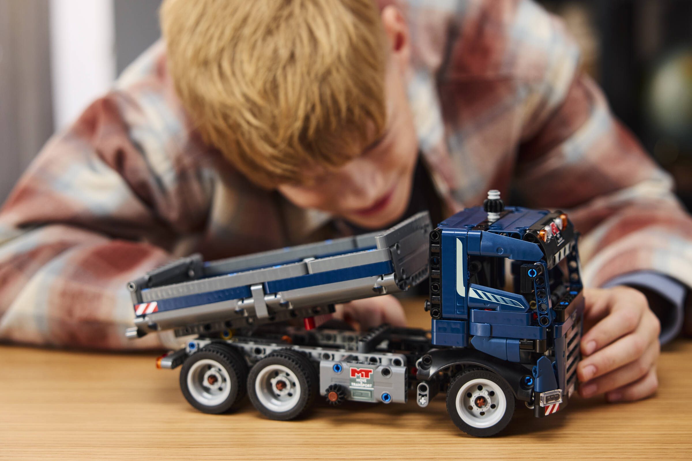 LEGO Technic Tipping Dump Truck 462 pieces (British brand)
