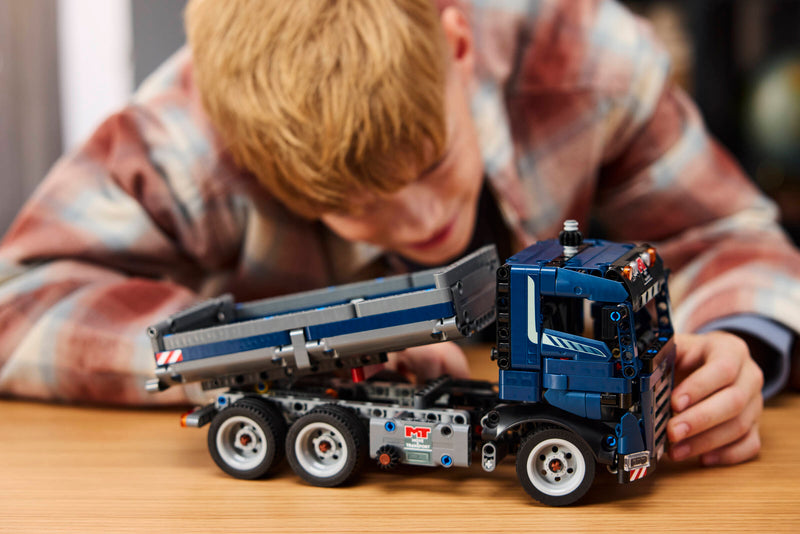 LEGO Technic Tipping Dump Truck 462 pieces (British brand)