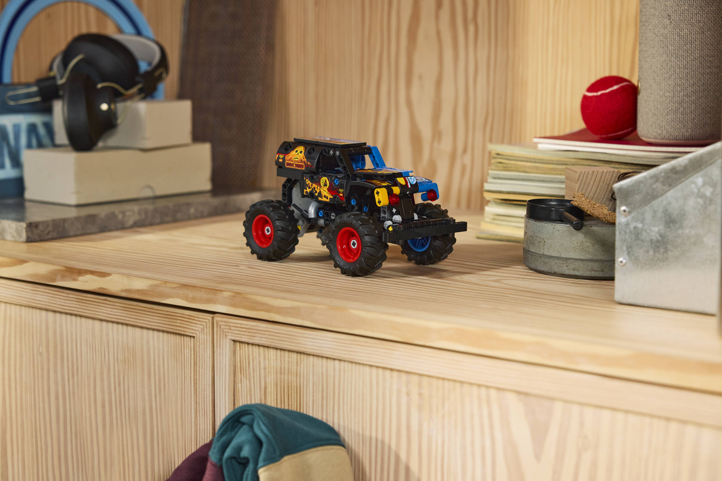 LEGO Technic Monster Jam Grave Digger Fire and Ice 263-piece set, imported from the UK