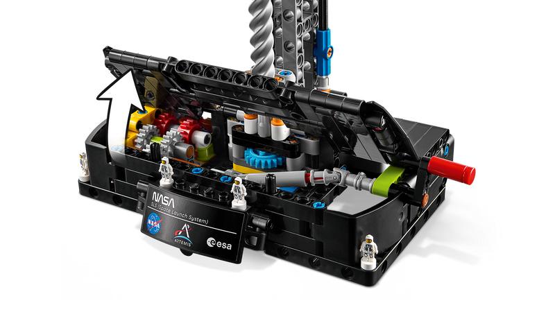 LEGO Technic NASA Artemis rocket model, UK version