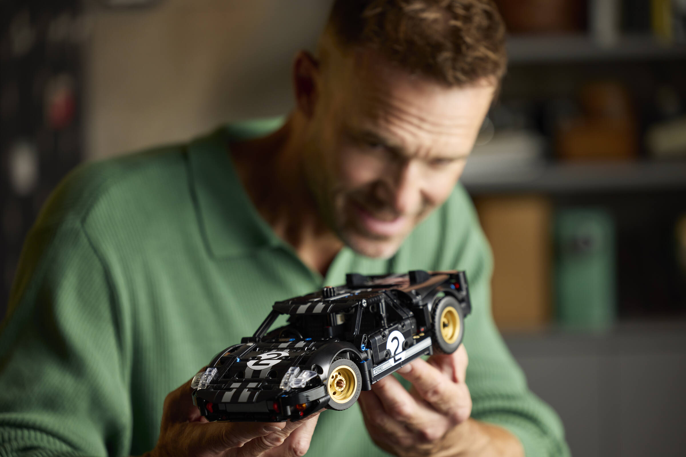 LEGO Technic Ford GT40 MKII race car 793-piece (British brand)