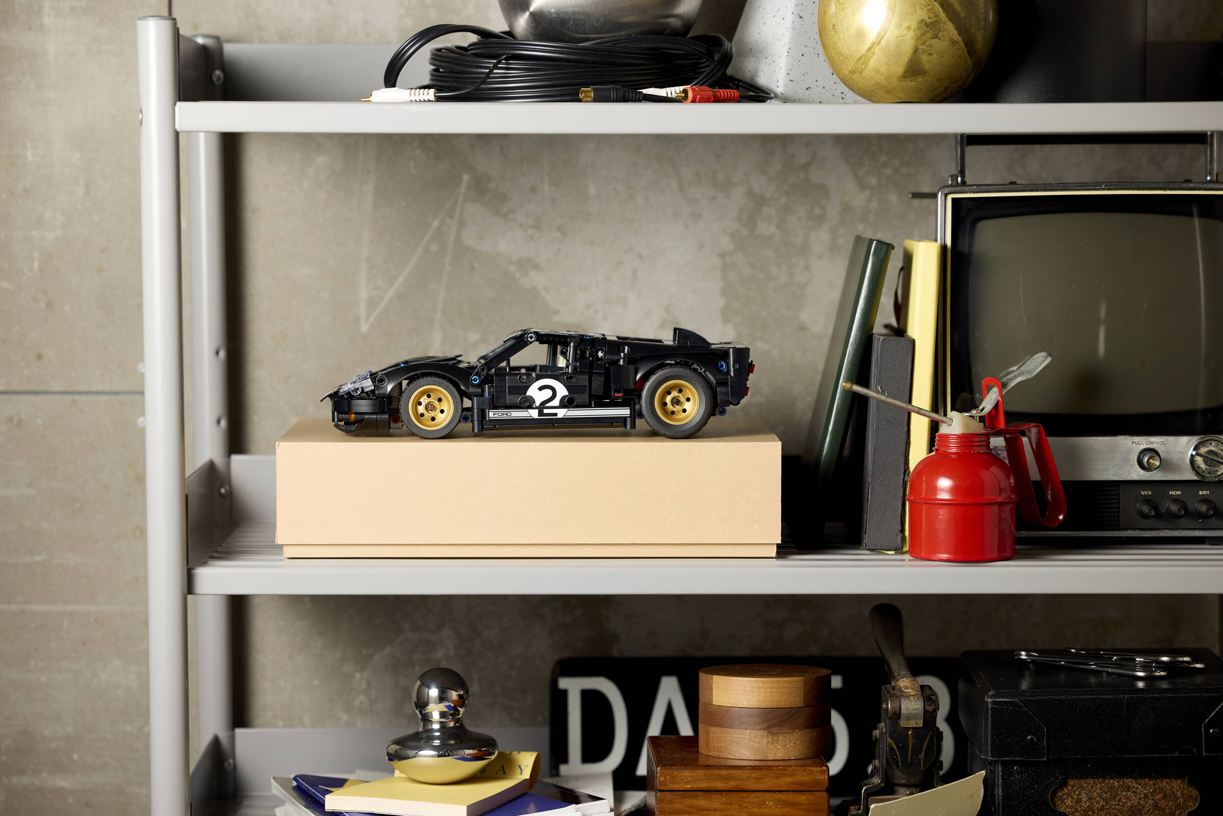 LEGO Technic Ford GT40 MKII race car 793-piece (British brand)
