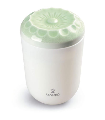Harrods Lladró The Prairie Echoes of Nature Scented Candle- Buy online at McGrocer