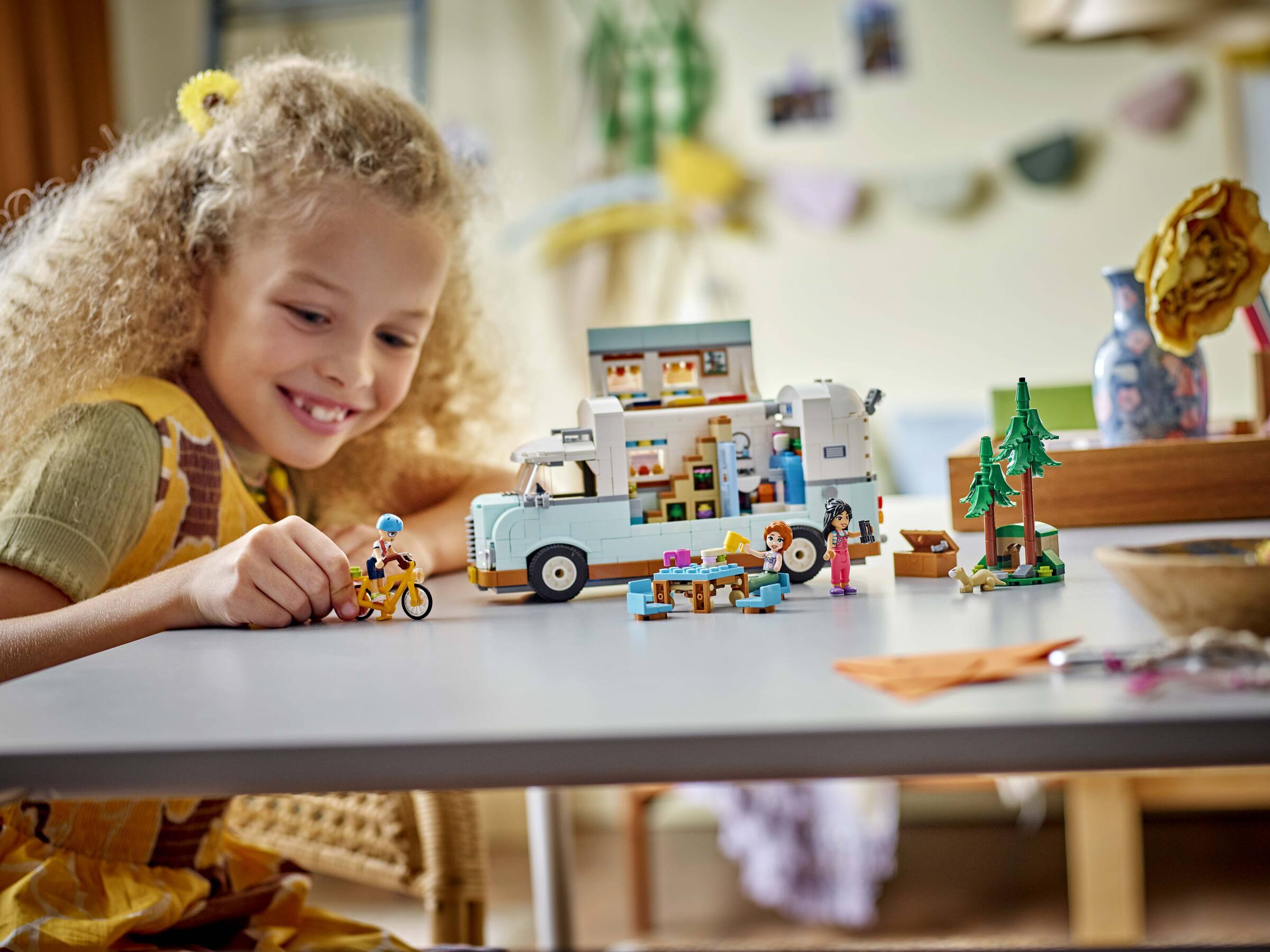LEGO Friends Friendship Camper Van 778 Pieces - British product