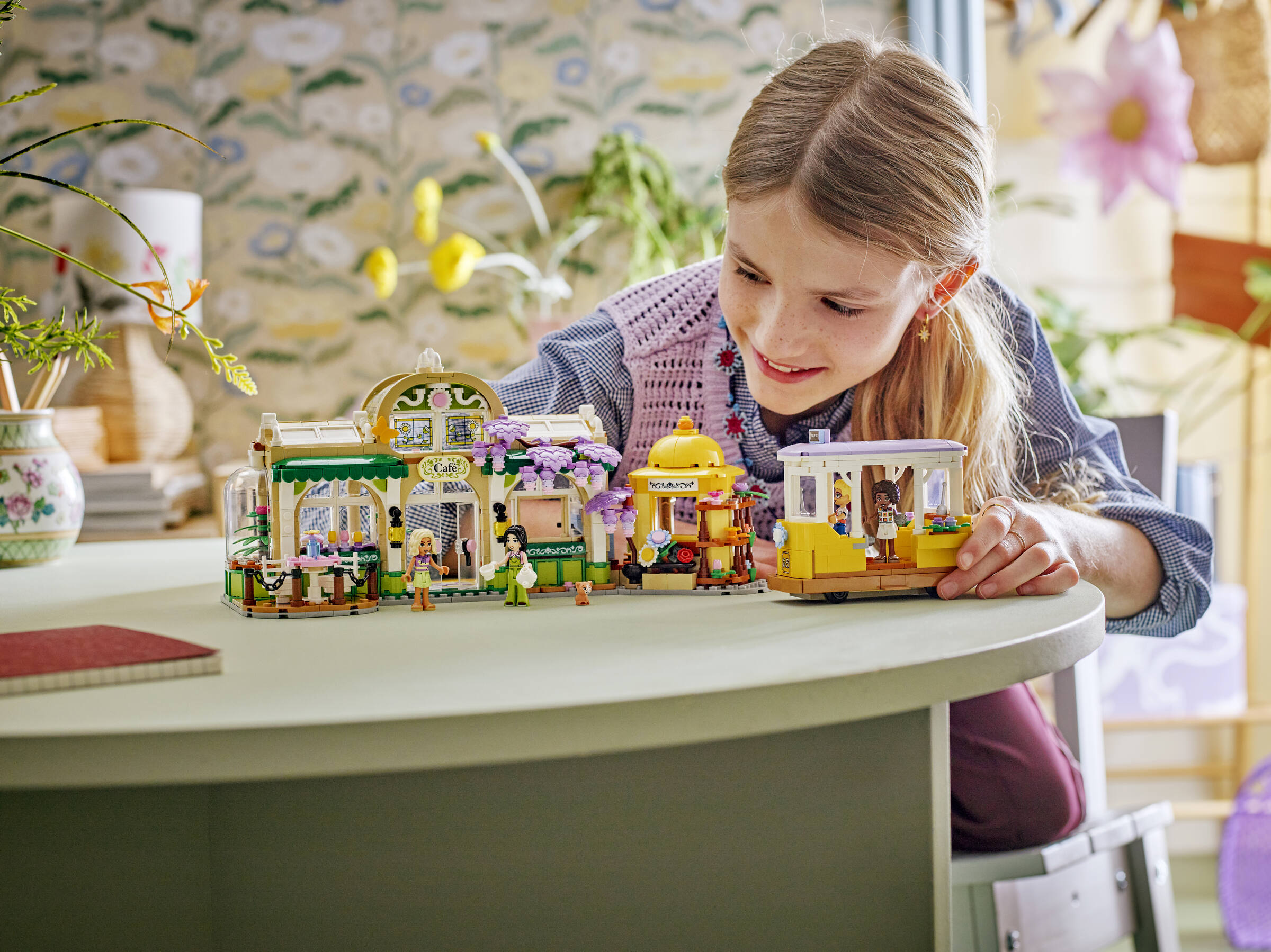 LEGO Friends Plant Cafe and Flower Shop set - British product
