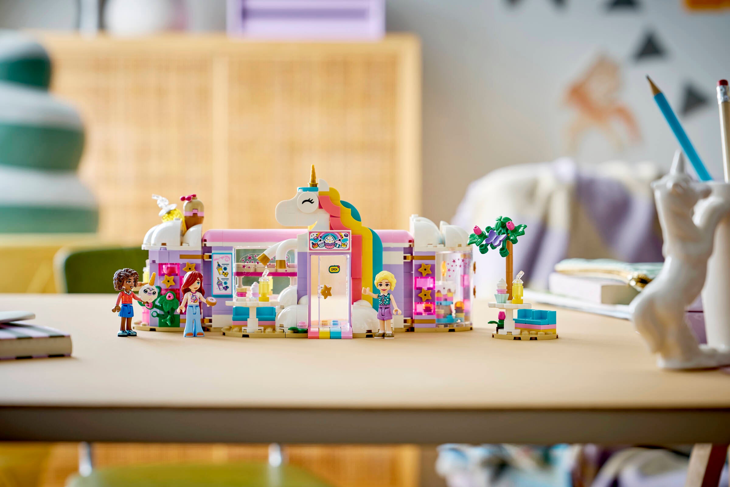 LEGO Friends Unicorn Dream Café playset 475 pieces (British brand)