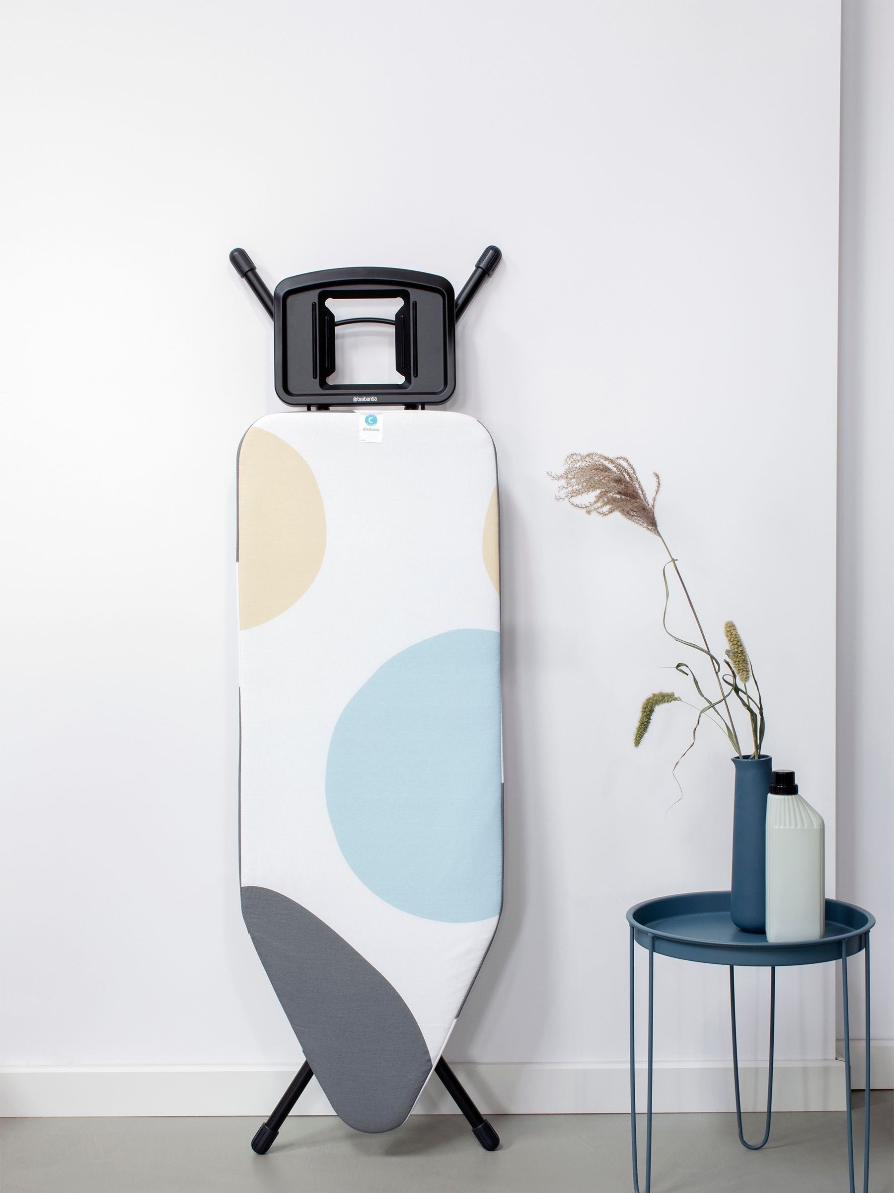 Brabantia ironing board black C 124x45cm (British brand)