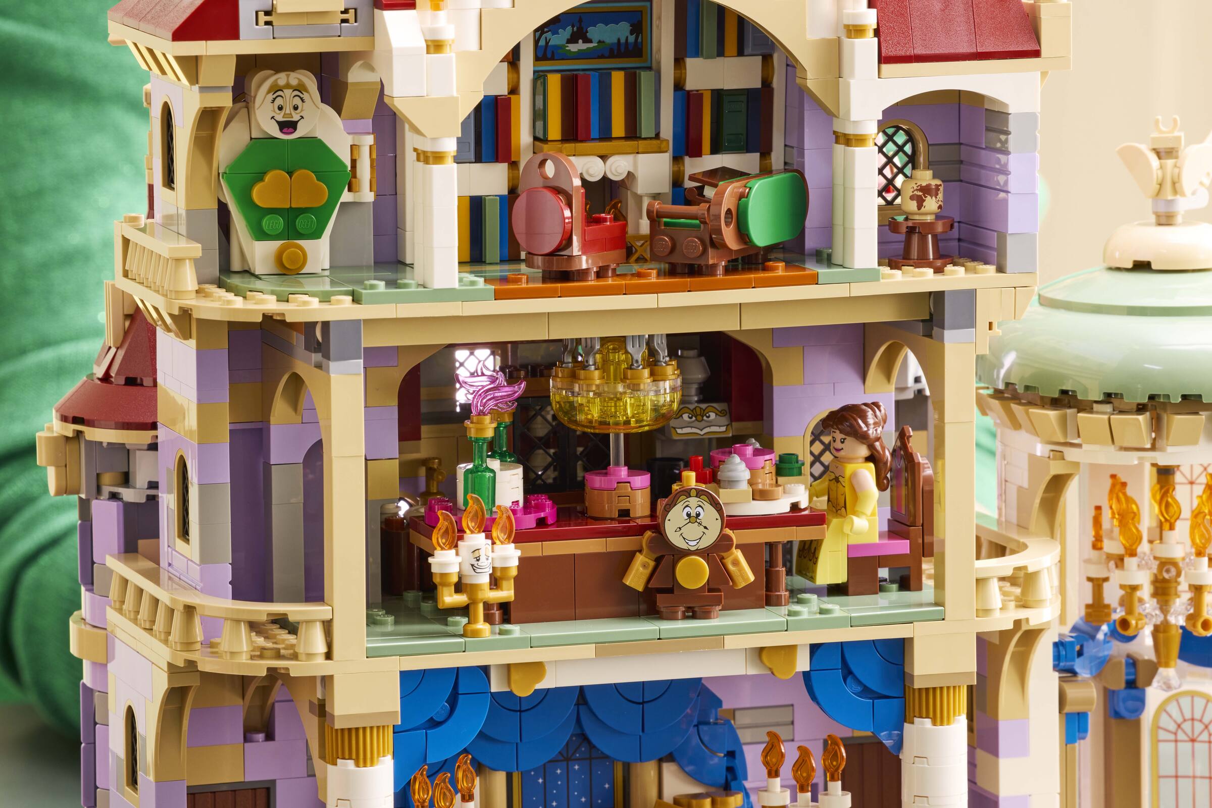 LEGO Beauty and the Beast Castle 2916 Pieces - British product