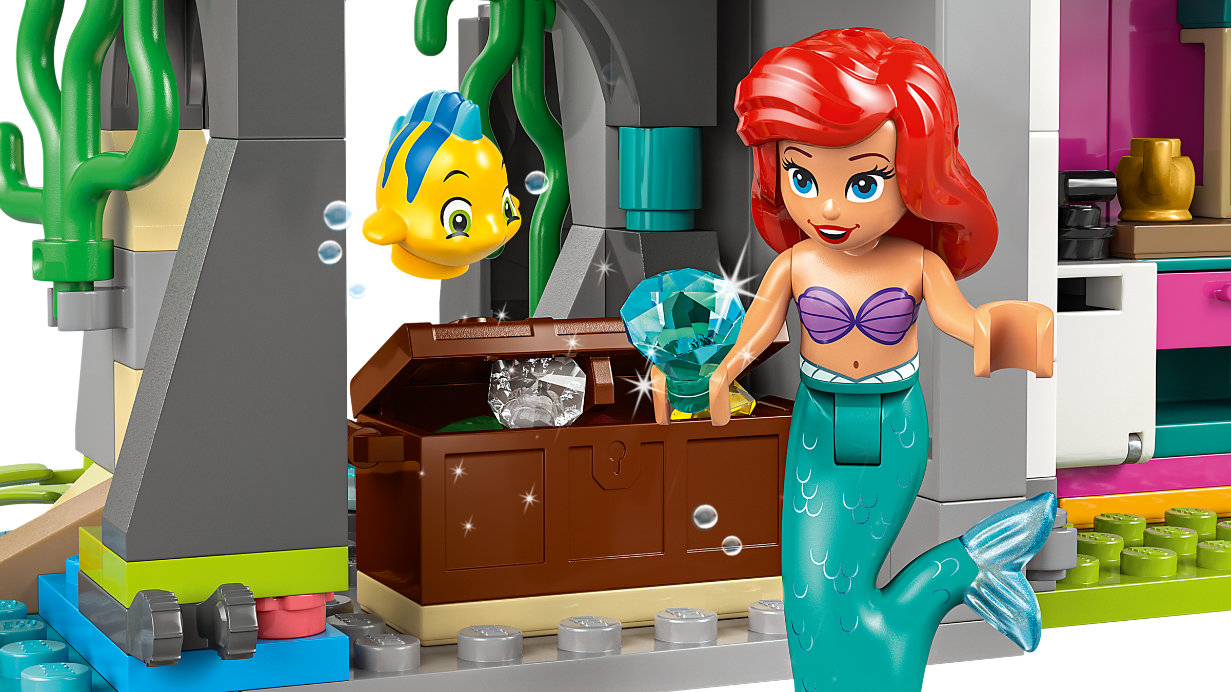 LEGO Disney Princess Castle & Royal Pets 787 Pieces, imported from the UK