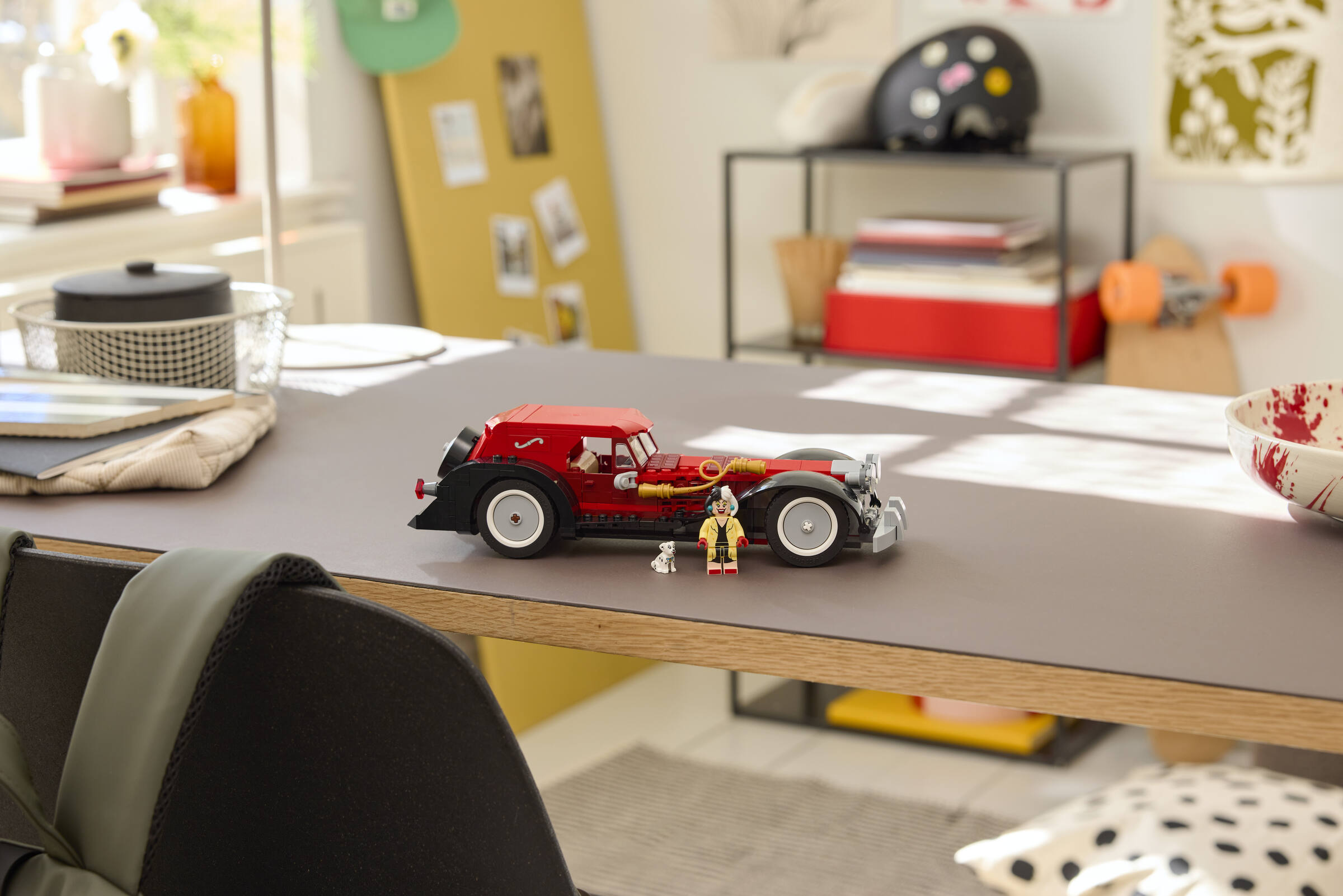 LEGO Cruella De Vil's Car building set 378 pieces - British product