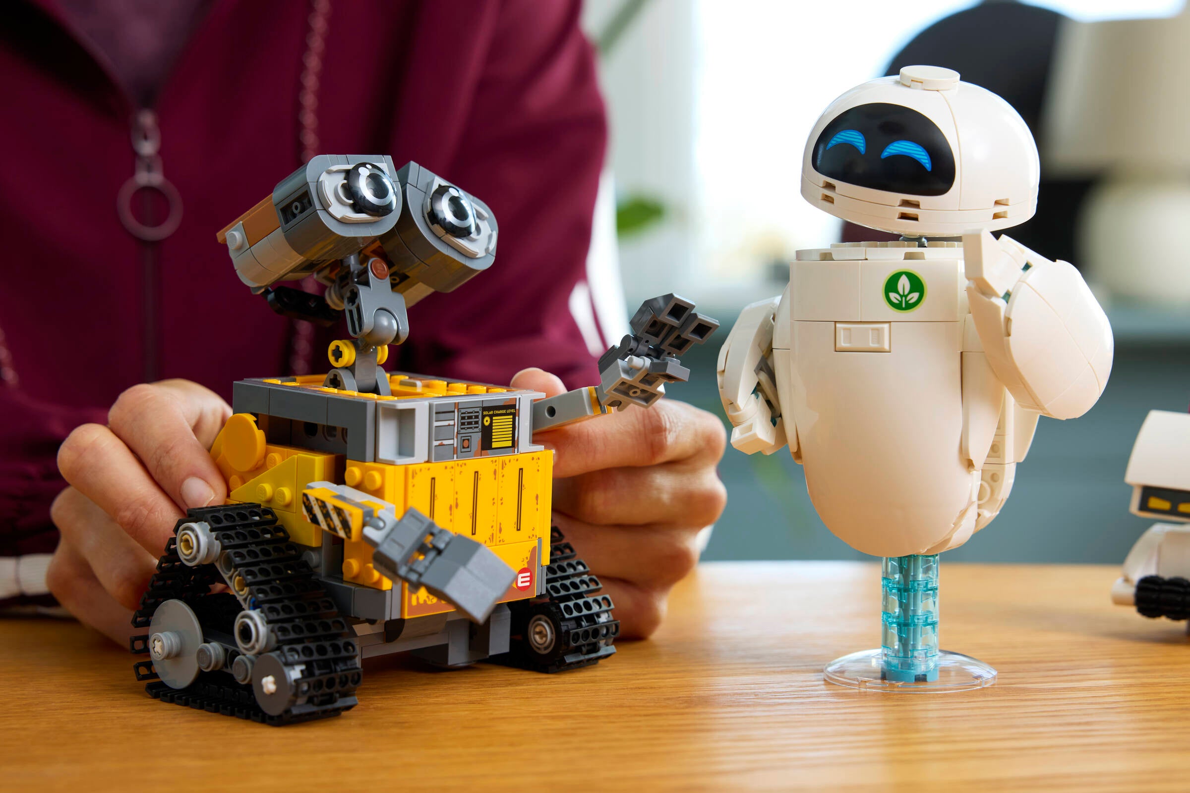 LEGO Building set WALL-E and EVE 811 Pieces (British brand)