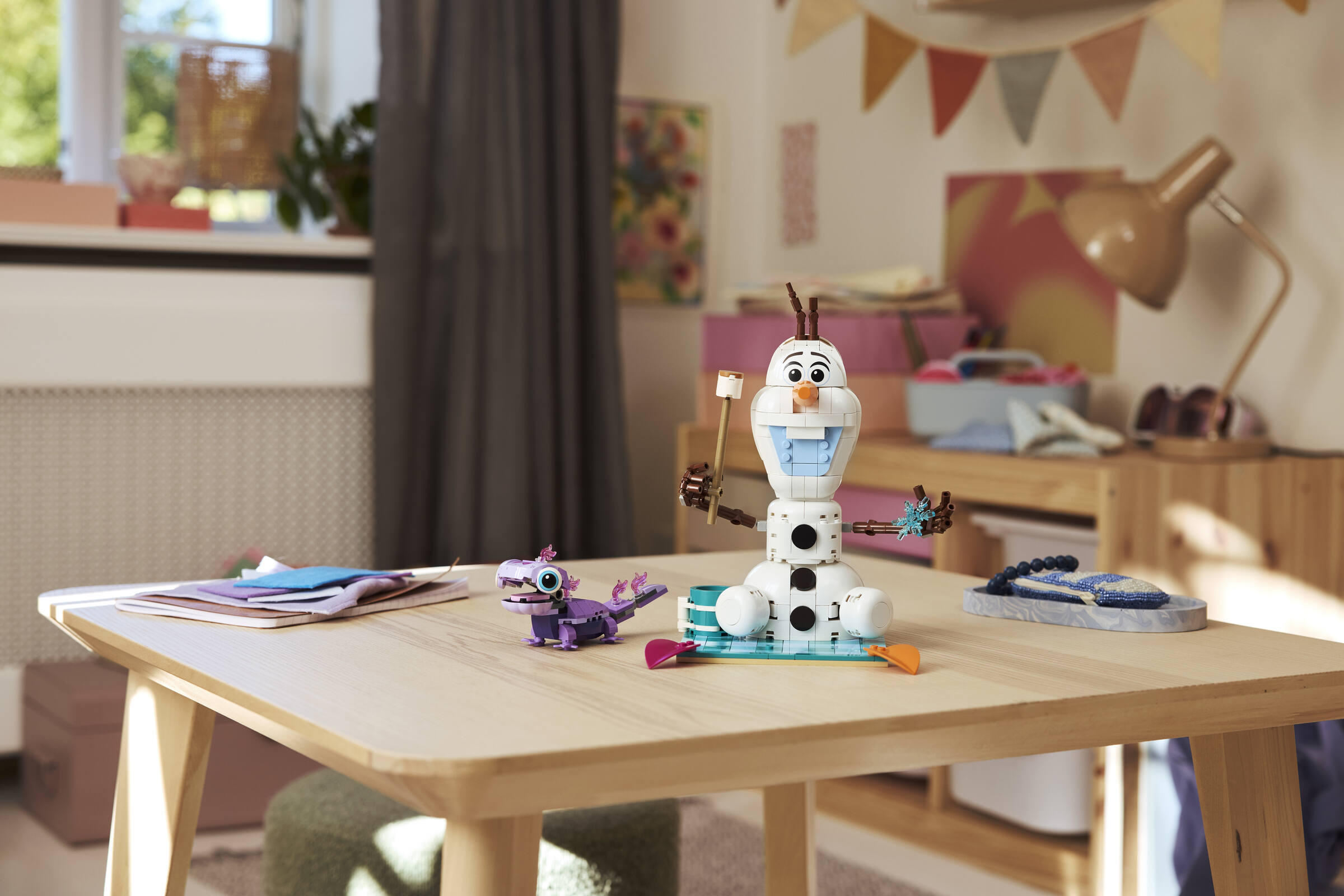 Lego Disney Frozen Olaf and Bruni building set 478 pieces, UK version