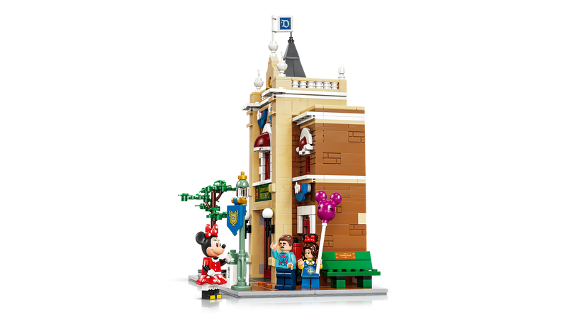 LEGO Disney Main Street U.S.A. building set 3899 pieces (British brand)