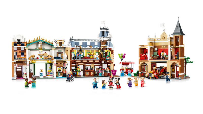 LEGO Disney Main Street U.S.A. building set 3899 pieces (British brand)