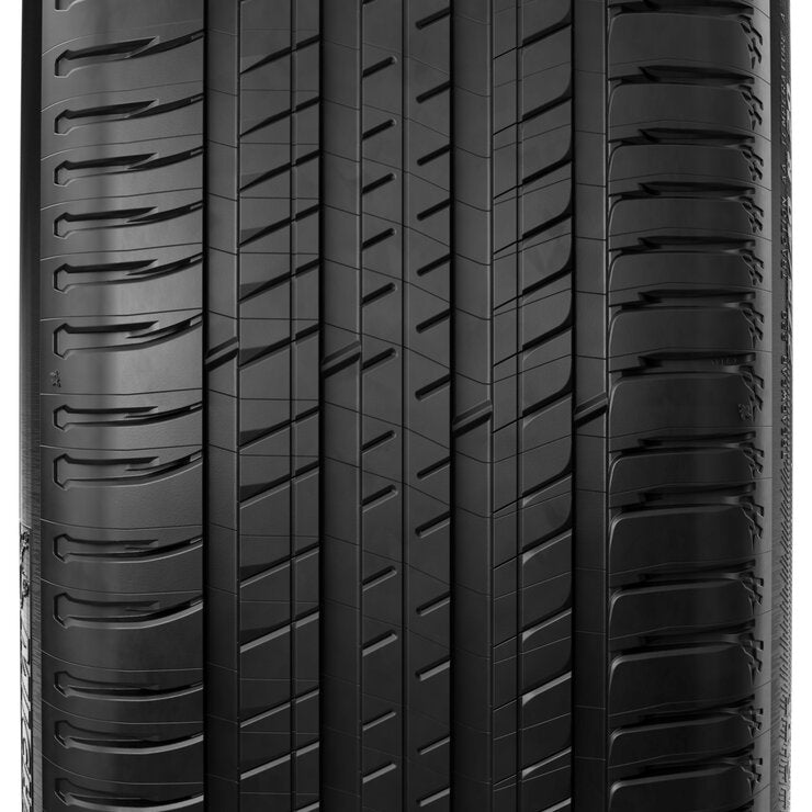 Michelin tyre Latitude Sport 3 255/45 R20 - British product