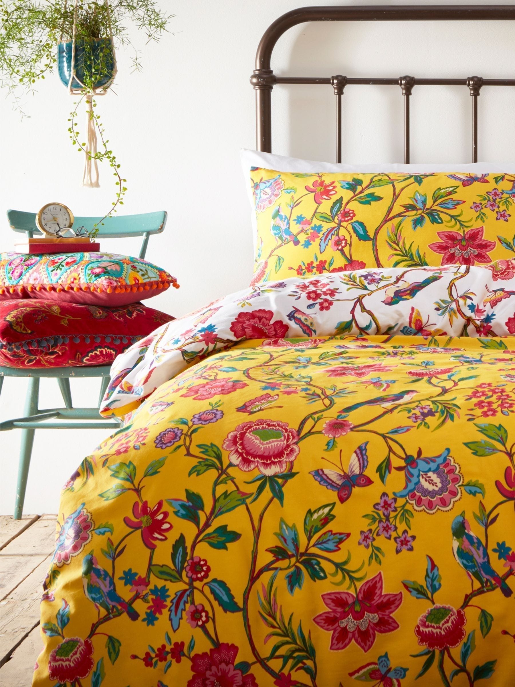Yellow Pomelo reversible floral duvet cover and pillowcase set - British product