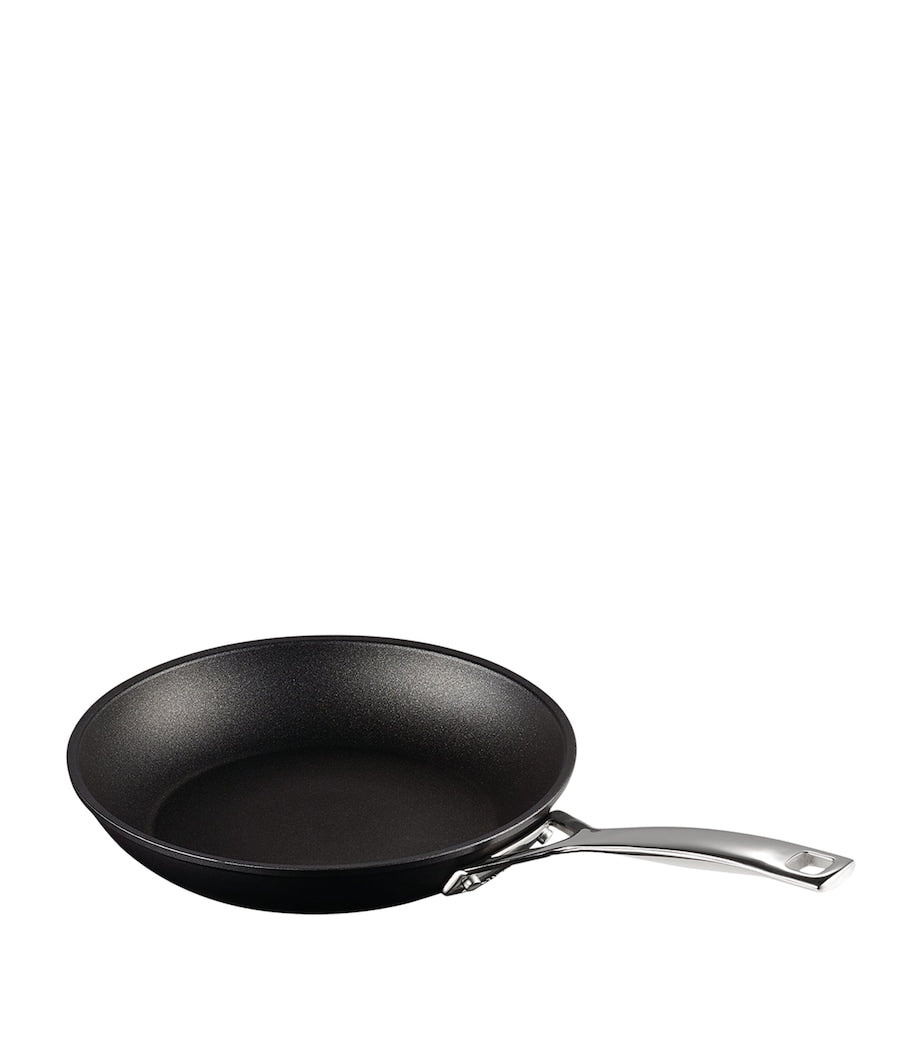 Le Creuset Toughened Non-Stick shallow frying pan 21cm, UK version