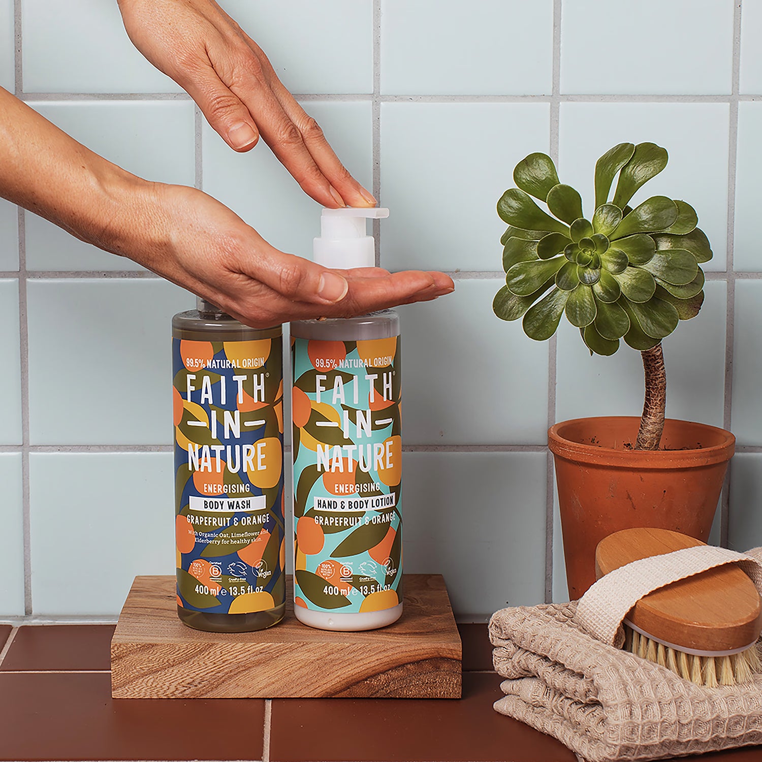 Faith In Nature body wash Grapefruit & Orange 400ml - British product