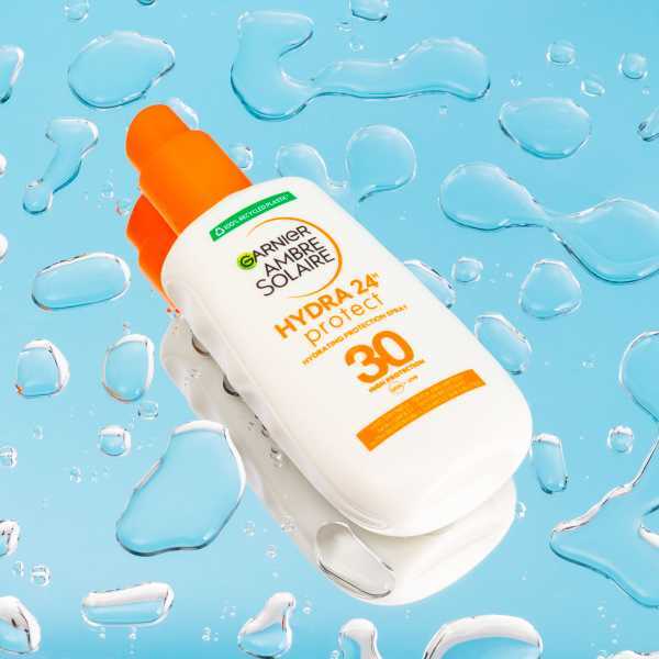 Ambre Solaire Ultra-hydrating Sun Cream Spray SPF30 200ml GOODS Sainsburys   