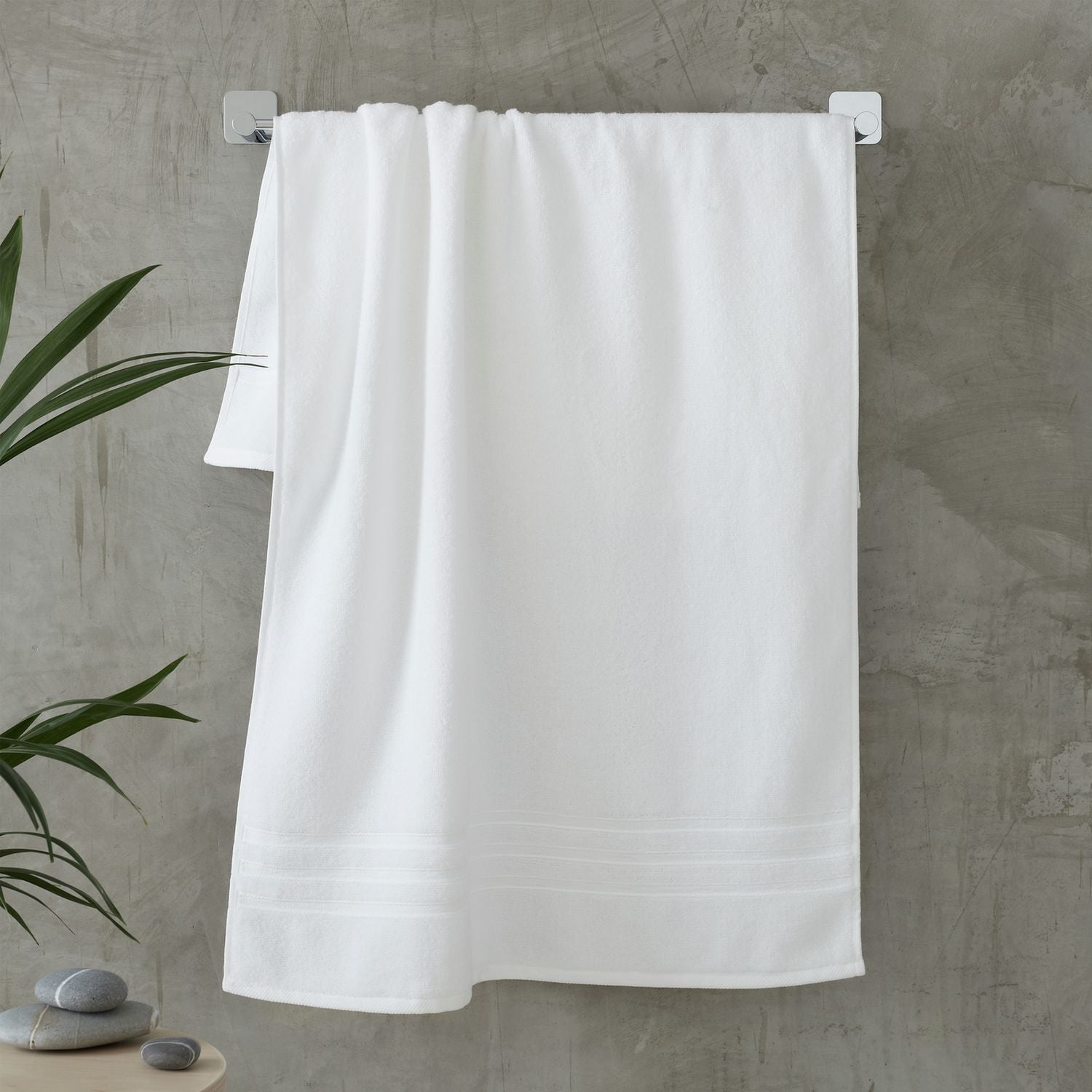 Catherine Lansfield bath sheet bright white 140x100cm (British brand)
