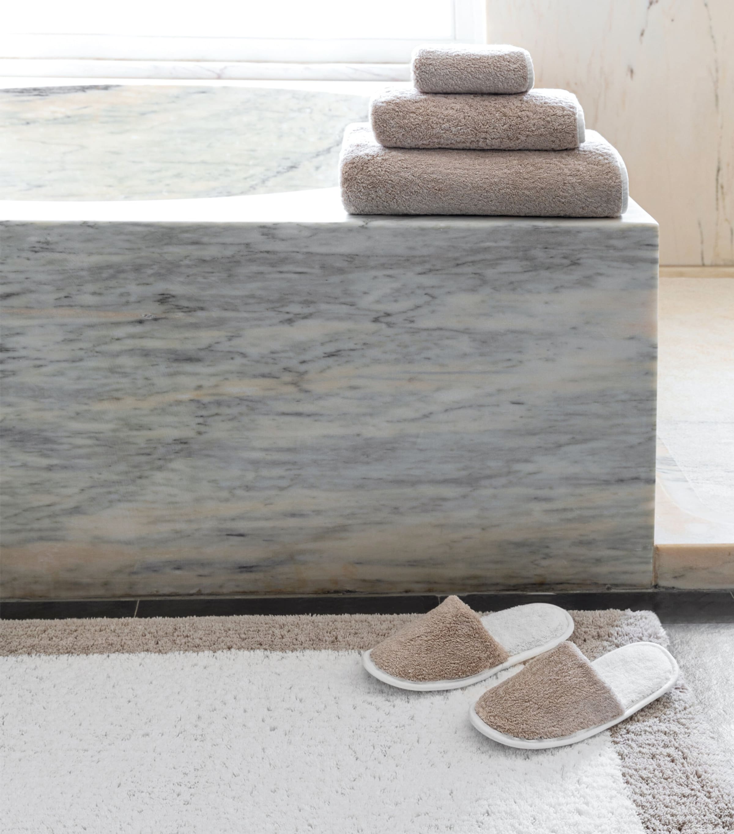 Graccioza Bicolore bath sheet 95cm x 150cm, UK version