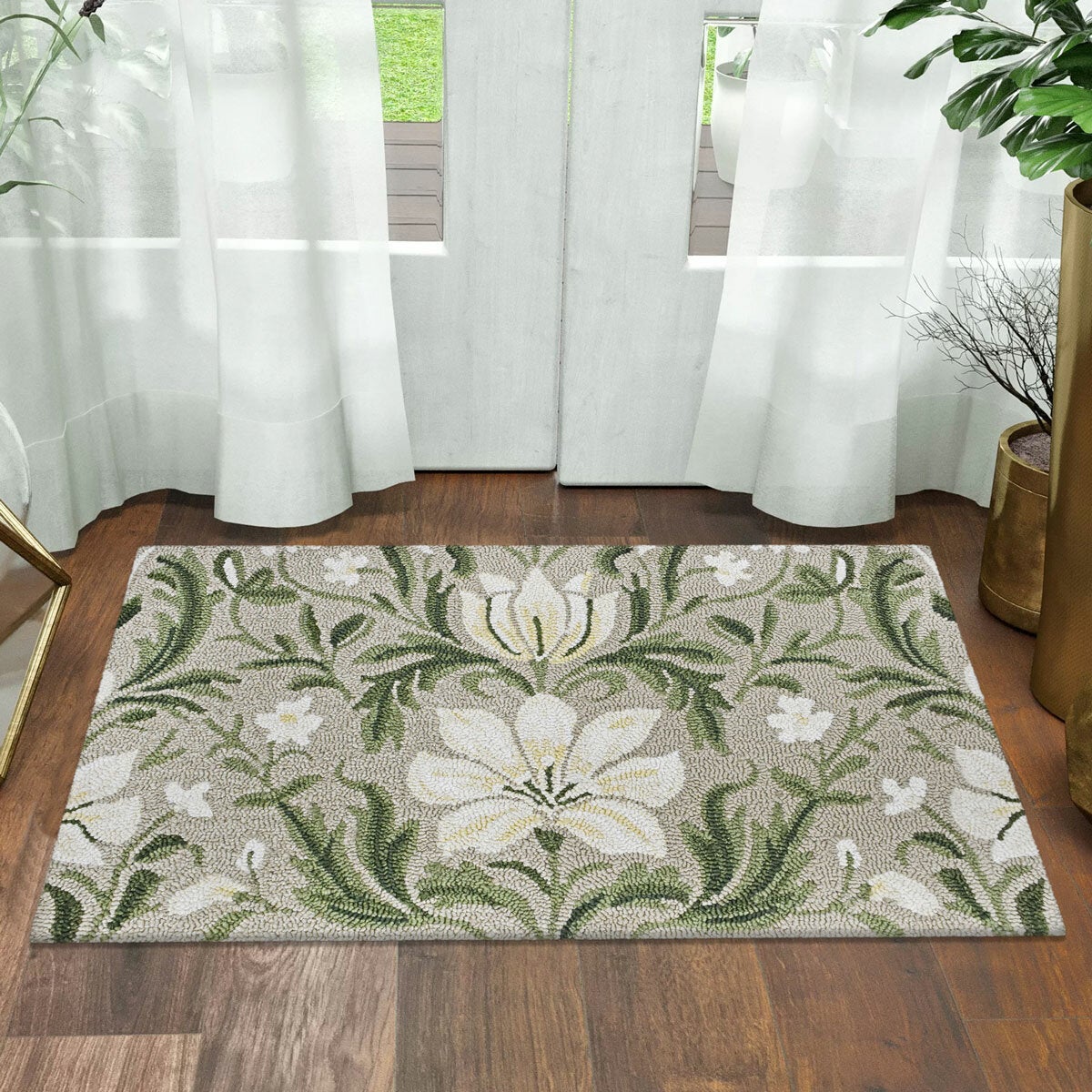 Spring Lily Hooked Accent Rug, 56 x 97 cm